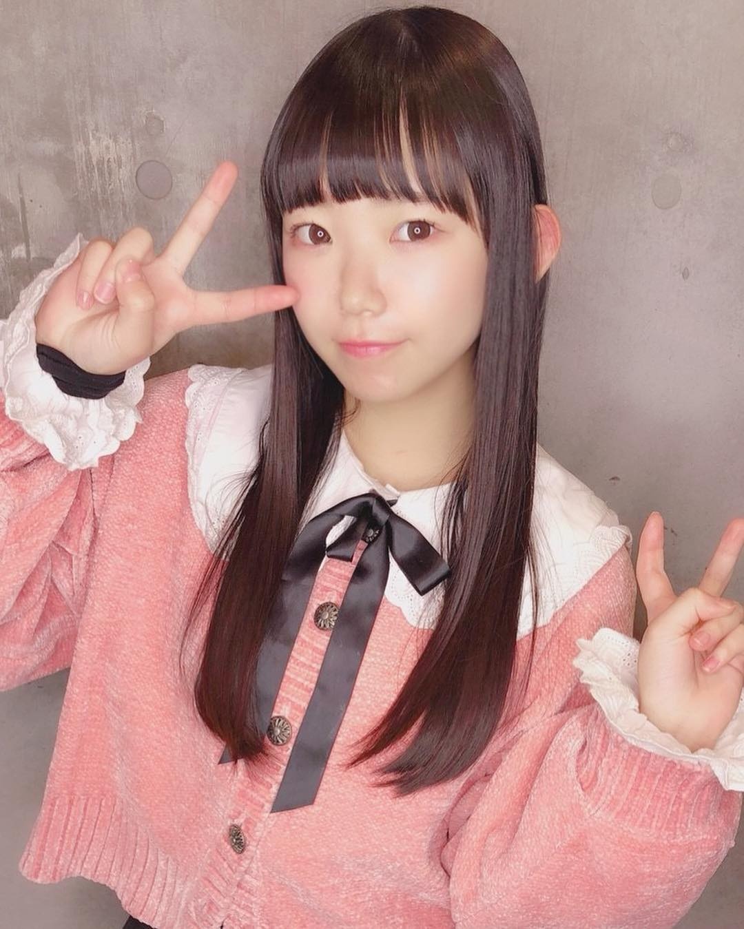 Hot girl 23 tuoi co guong mat nhu hoc sinh anh 3