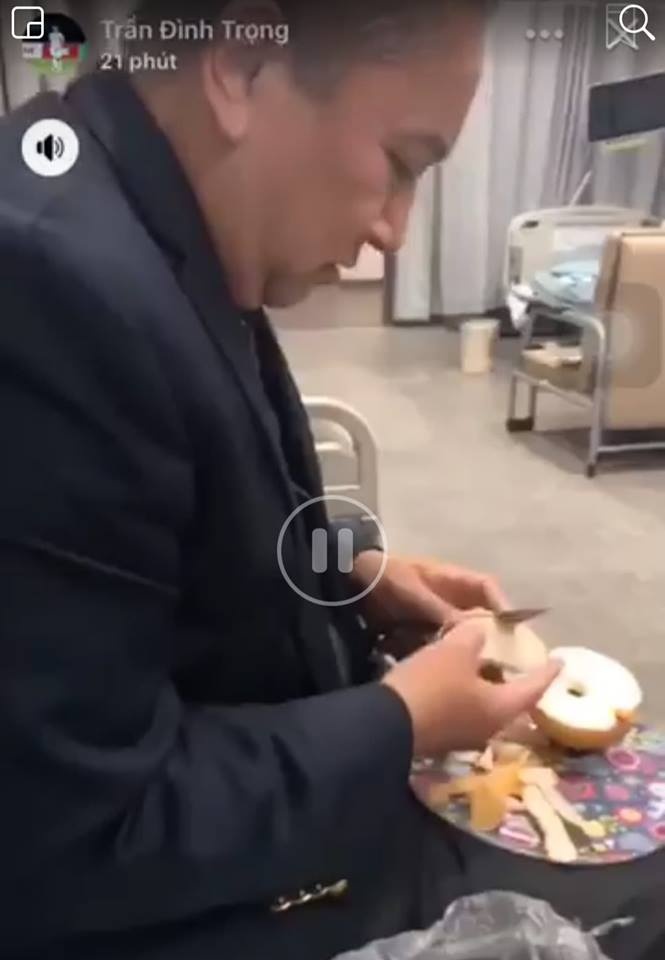 Dinh Trong duoc fan tang ca tu do an anh 6