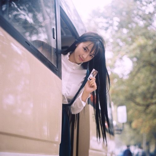 4 hot girl noi tieng chau A sinh nam 1995 anh 11