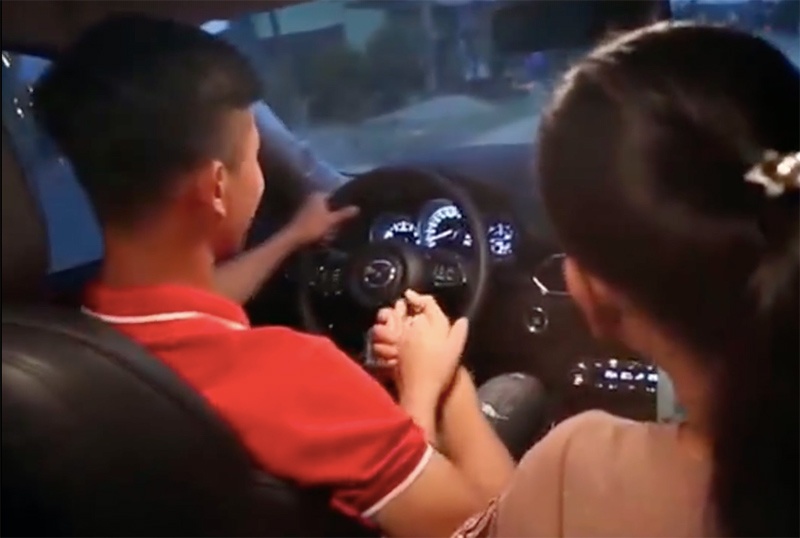 Anh che Phan Van Duc mua oto tien ty de 'lay doc tri doc say xe' hinh anh