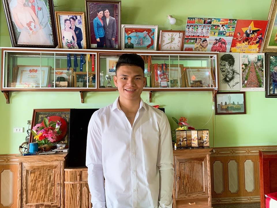 ban gai tin don cua cau thu xuan manh anh 9