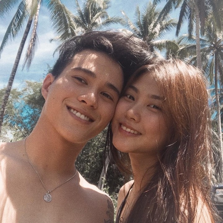 co gai dang hinh ky niem du ban trai da mat anh 6