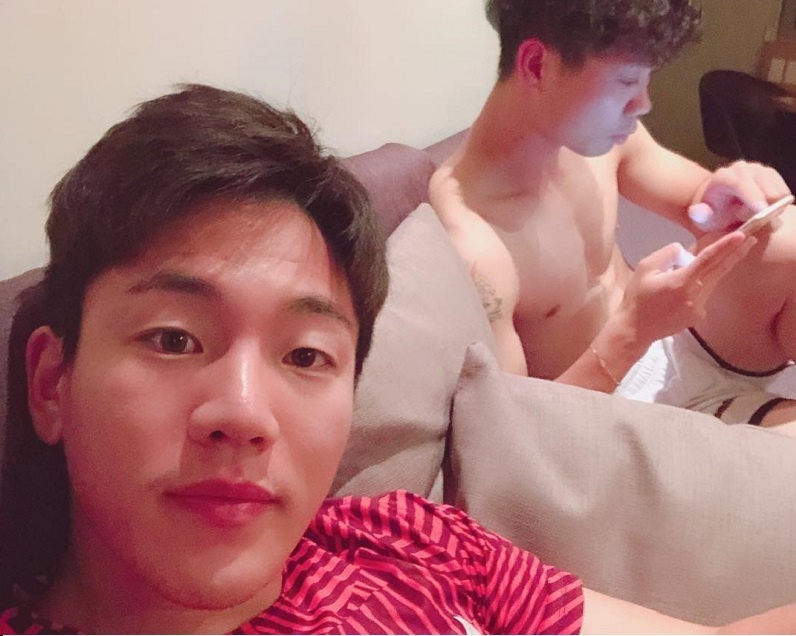 Fan Viet nho cac cau thu Han Quoc cham soc Cong Phuong hinh anh