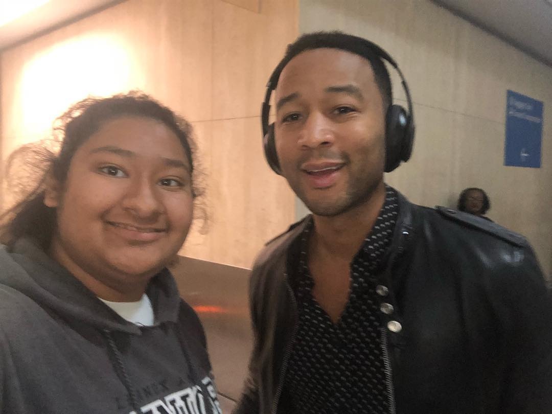 Co gai chup anh voi loat ngoi sao quoc te anh 2