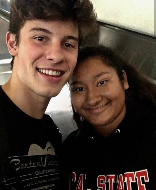 Co gai chup anh voi loat ngoi sao quoc te anh 10