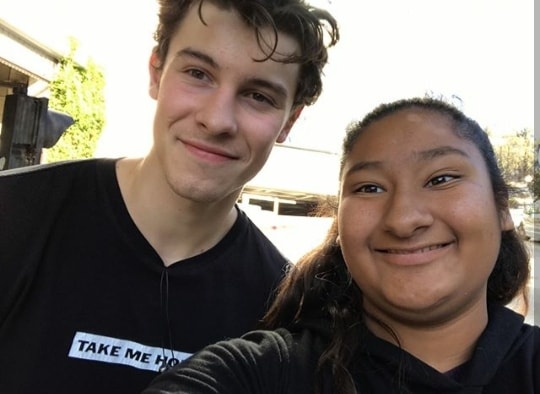 Co gai chup anh voi loat ngoi sao quoc te anh 11