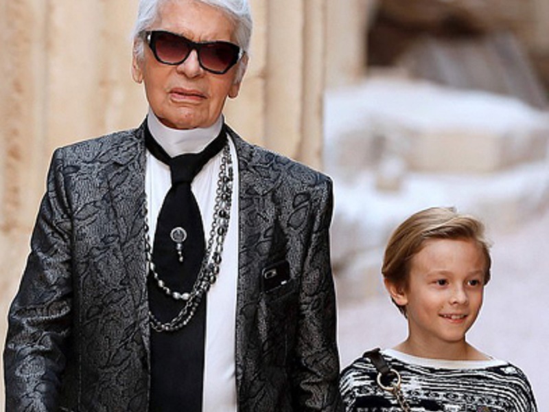 Con trai nuoi 11 tuoi co duoc thua ke tai san cua Karl Lagerfeld? hinh anh