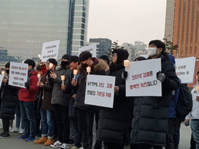 Y kien cua nguoi tre Han Quoc truoc lenh cam truy cap web khieu dam hinh anh