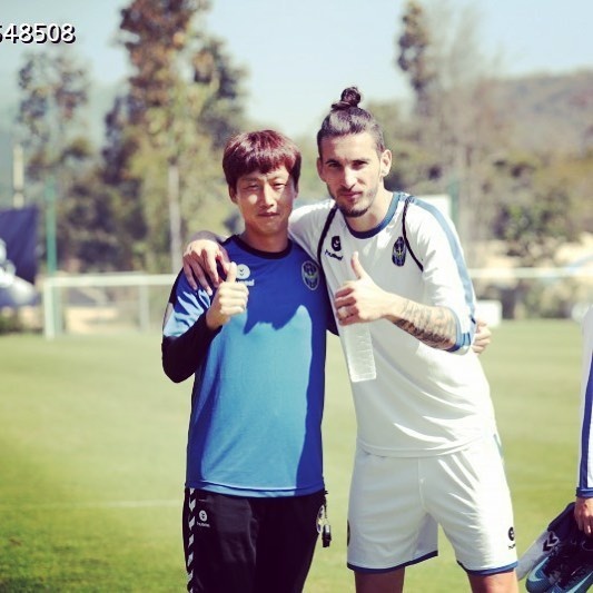 Dong doi dep trai cua Cong Phuong tai Han Quoc anh 10