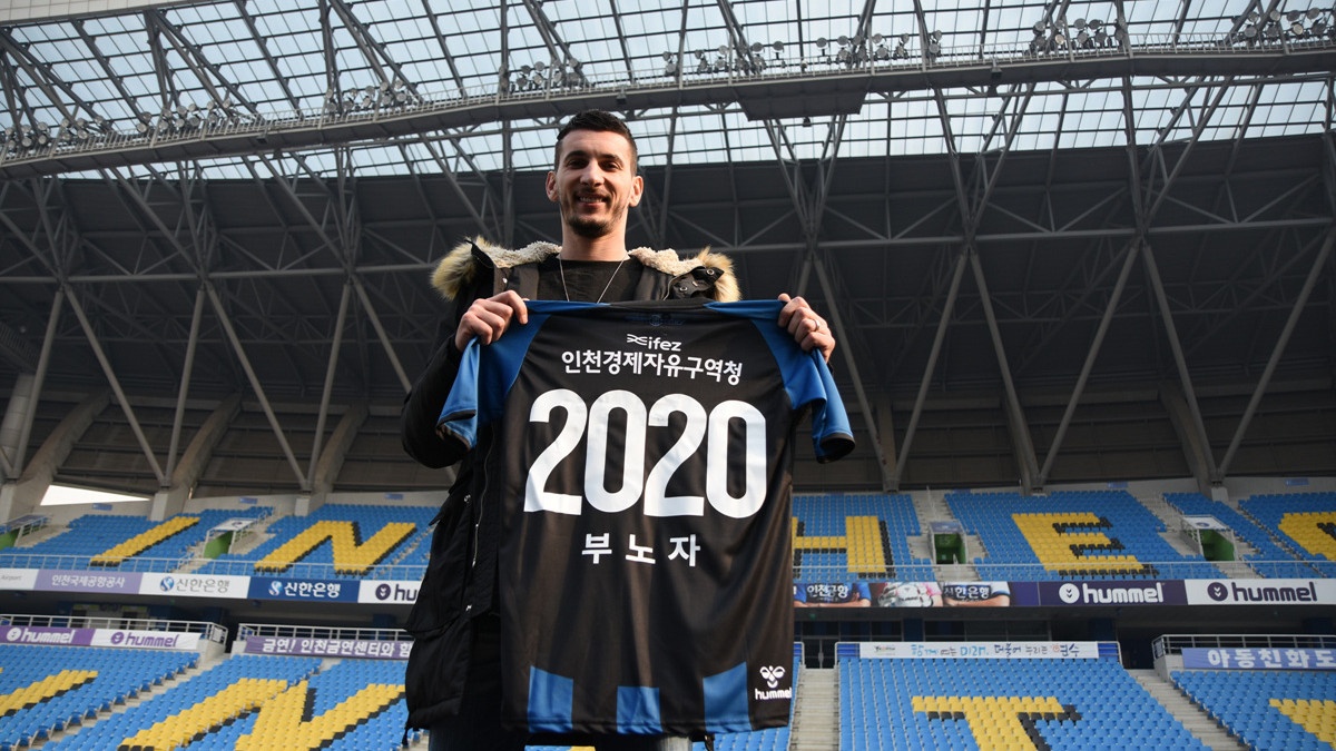 Dong doi dep trai cua Cong Phuong tai Han Quoc anh 9