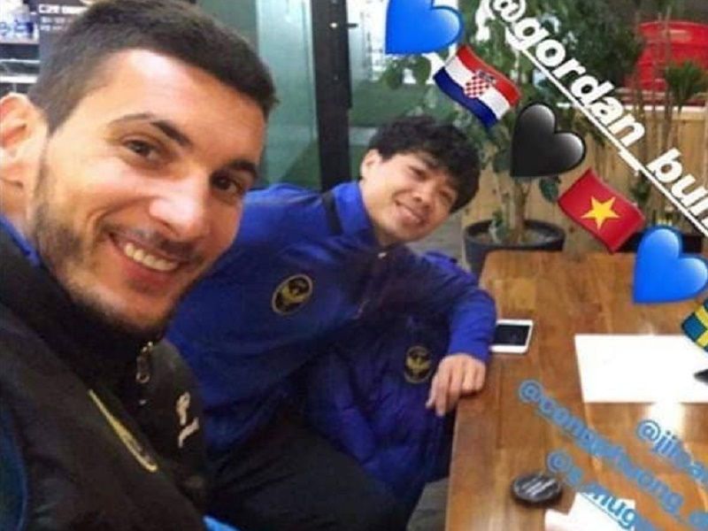 Dong doi dep trai, cao 1,96 m cua Cong Phuong tai Han Quoc hinh anh