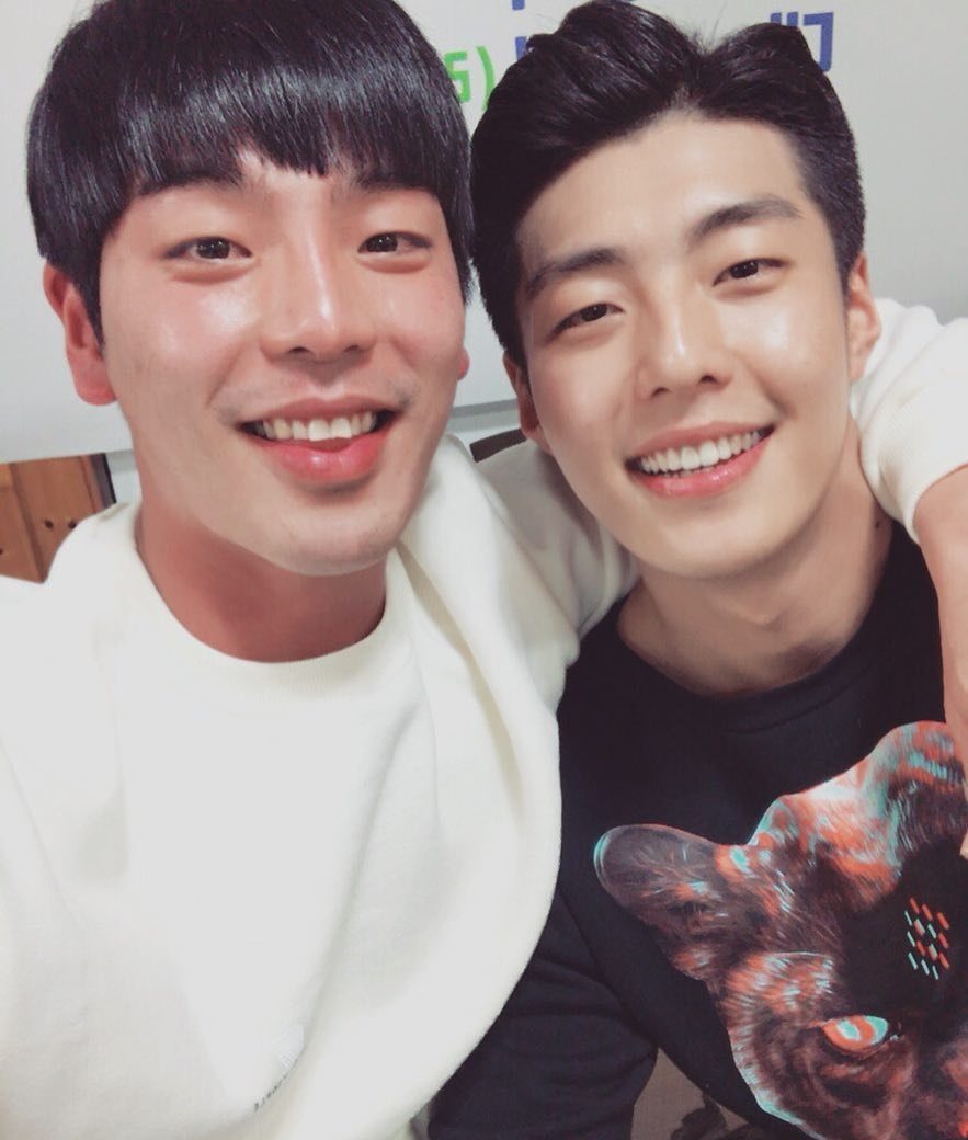 Bo 3 anh chang so huu than hinh 6 mui noi tieng mang xa hoi anh 13