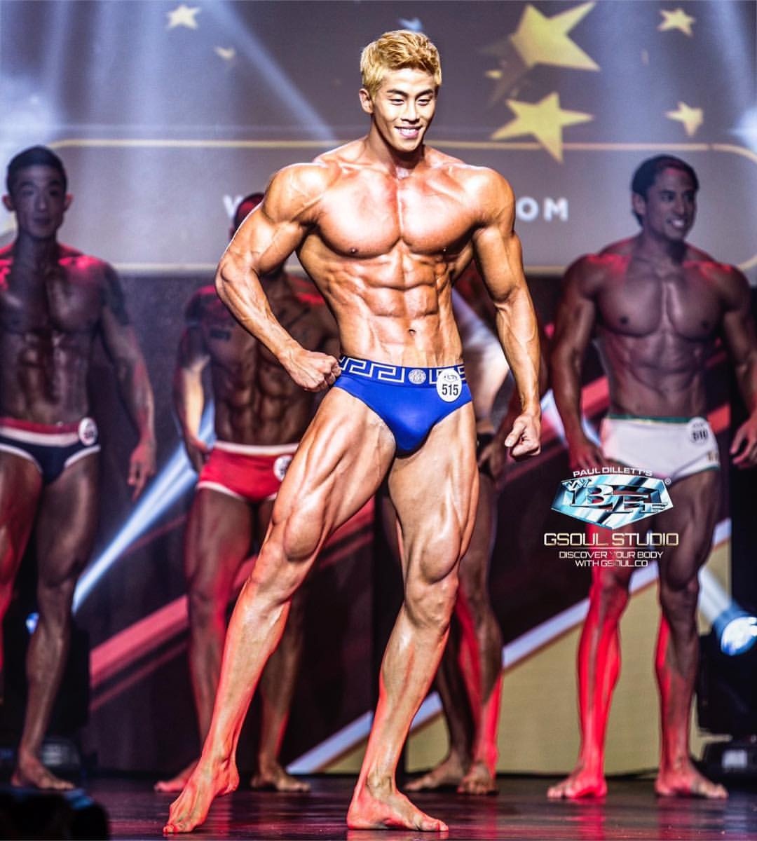 Bo 3 anh chang so huu than hinh 6 mui noi tieng mang xa hoi anh 11