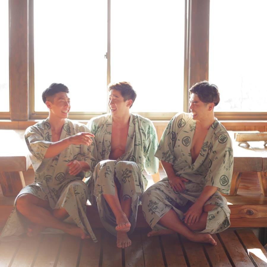 Bo 3 anh chang so huu than hinh 6 mui noi tieng mang xa hoi anh 3