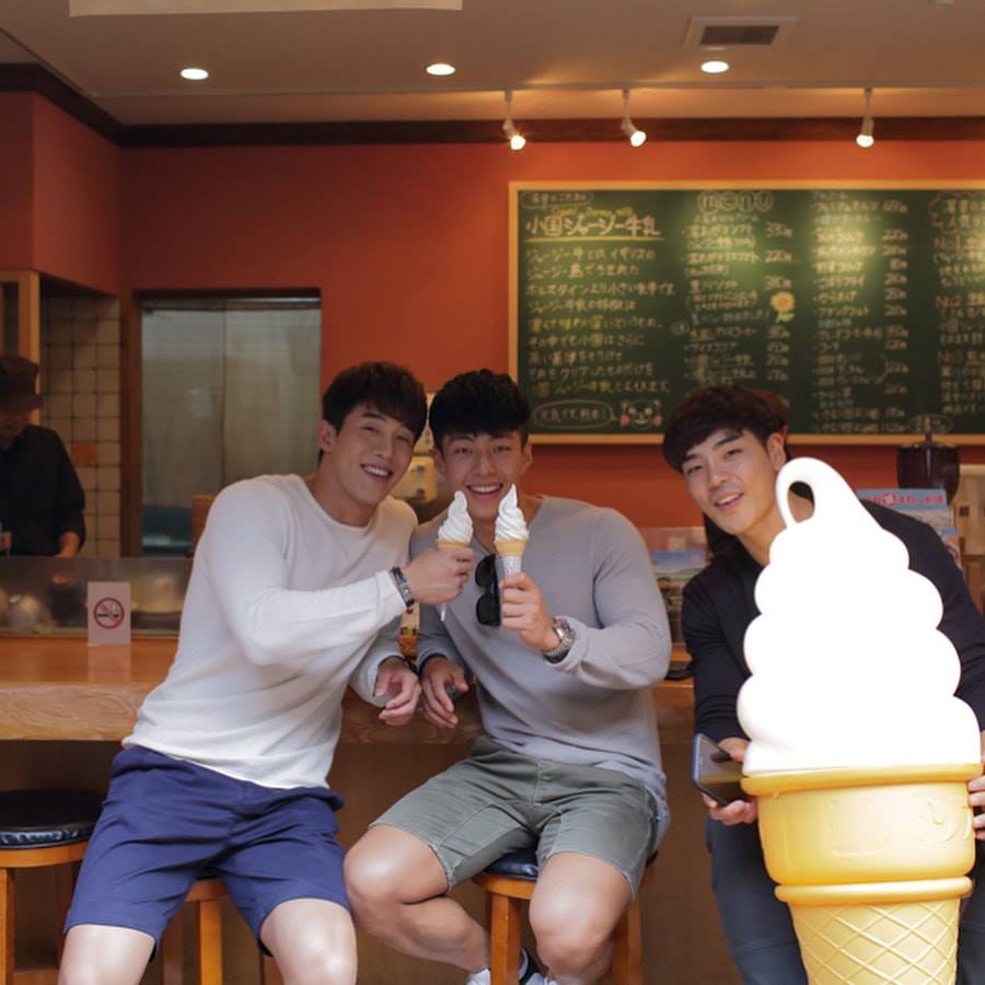 Bo 3 anh chang so huu than hinh 6 mui noi tieng mang xa hoi anh 16