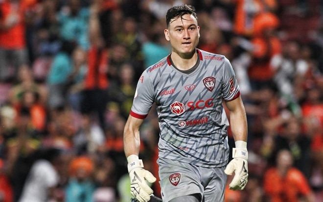 Dan mang benh vuc Dang Van Lam sau tran thua cua Muangthong United hinh anh