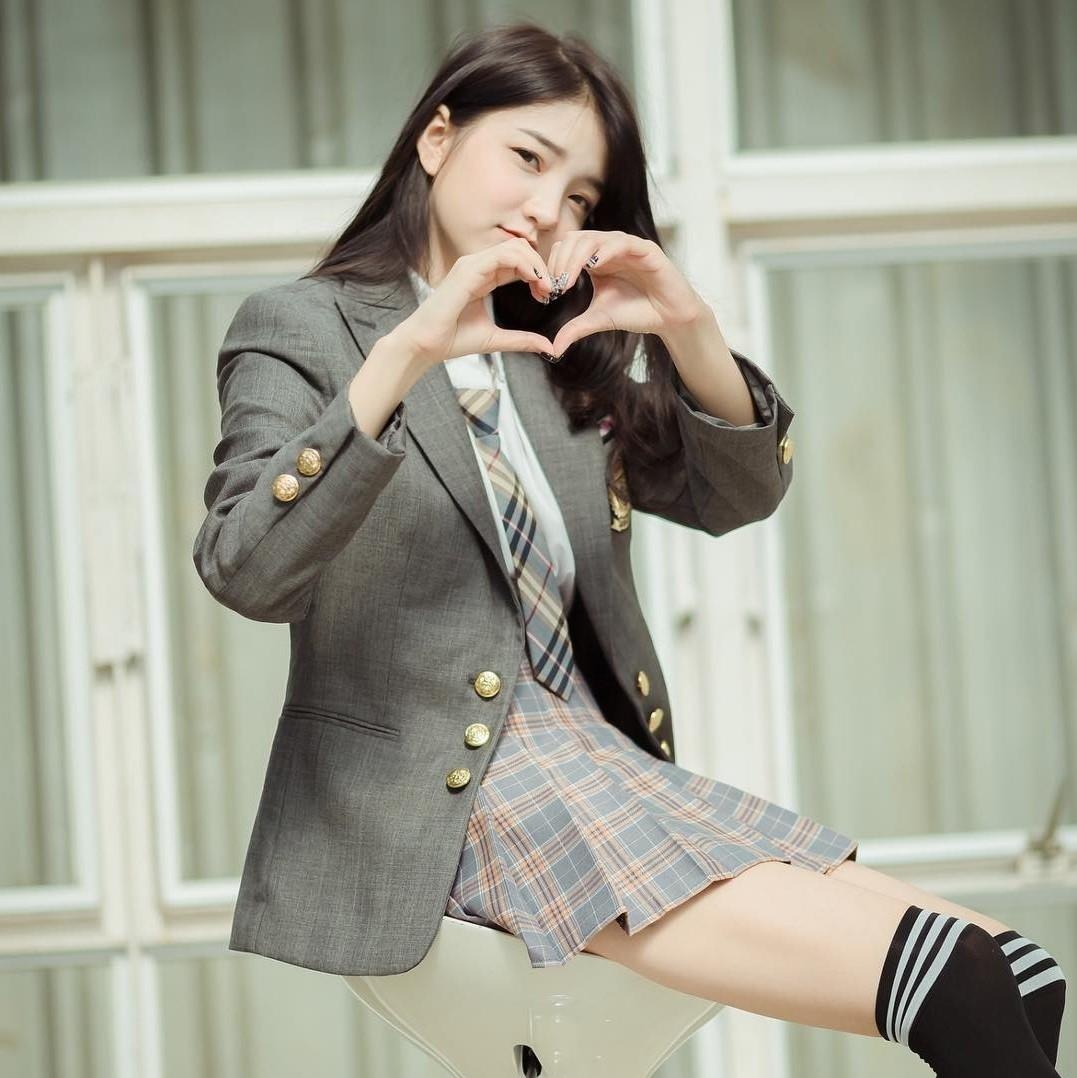 Hot girl dong phuc Thai Lan anh 7