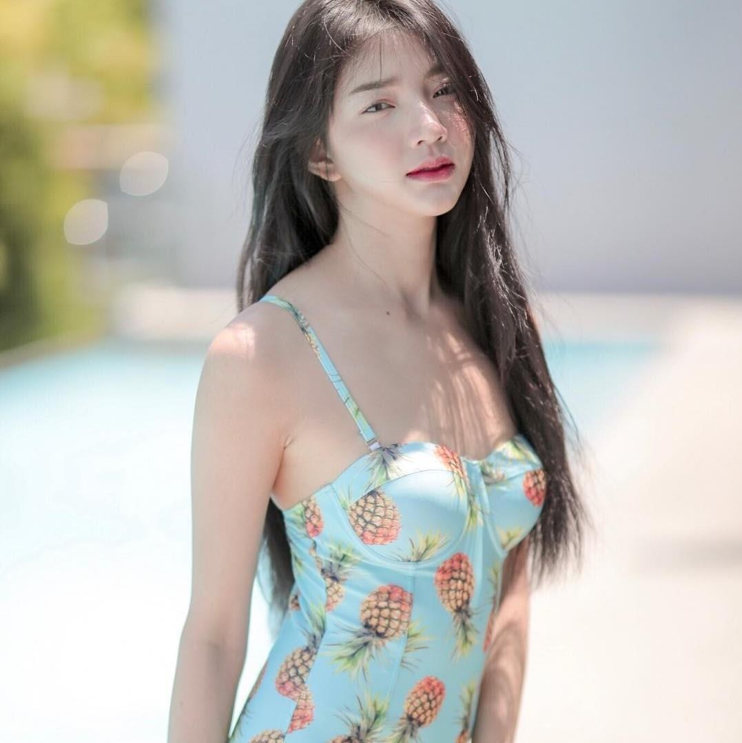 Hot girl dong phuc Thai Lan anh 9