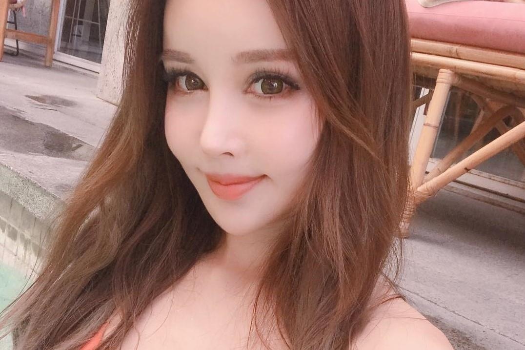 Nhan sac truoc phau thuat tham my cua blogger nong bong nhat Singapore hinh anh