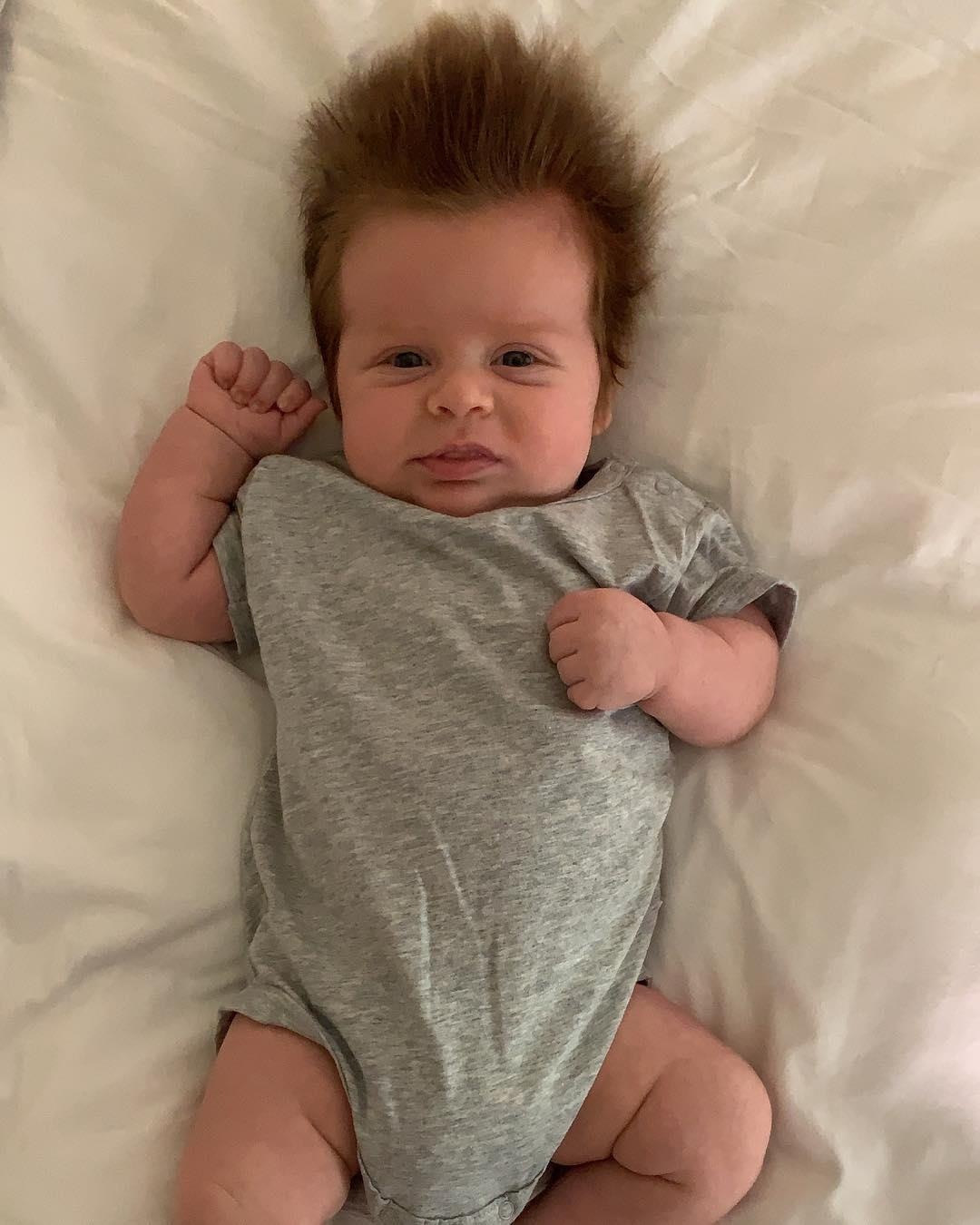 Cau be 4 thang tuoi so huu mai toc tuoi tot ky la anh 9