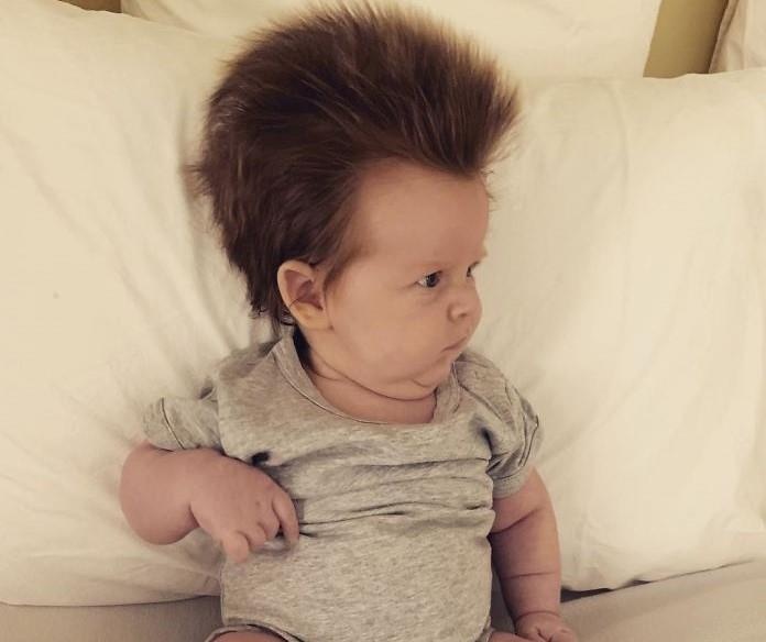 Cau be 4 thang tuoi so huu mai toc tuoi tot ky la anh 8