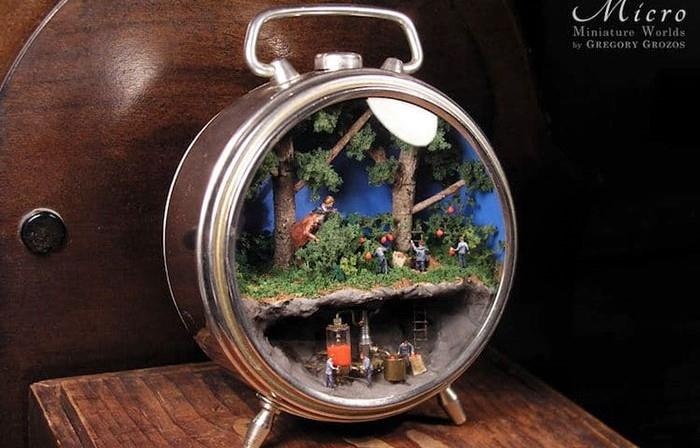 Nguoi nghe si va 'the gioi ti hon' trong nhung chiec dong ho da hong hinh anh