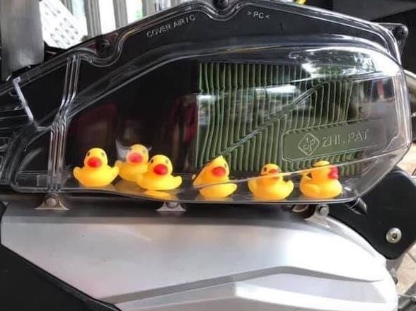 Phien ban 'dua em di khap the gian' danh rieng cho nguoi di xe may hinh anh