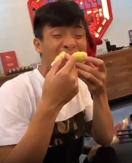 Bạn gái Tư Dũng ảnh 1 Ban gai Tu Dung anh 1