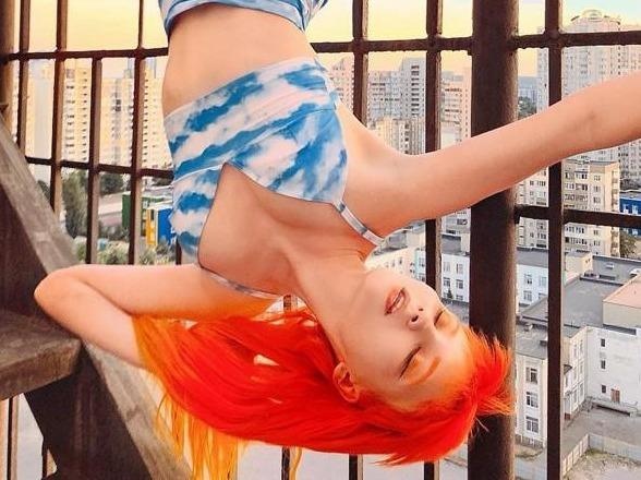 Nang cosplayer Nga xinh nhu bup be, co phong cach ca tinh hinh anh