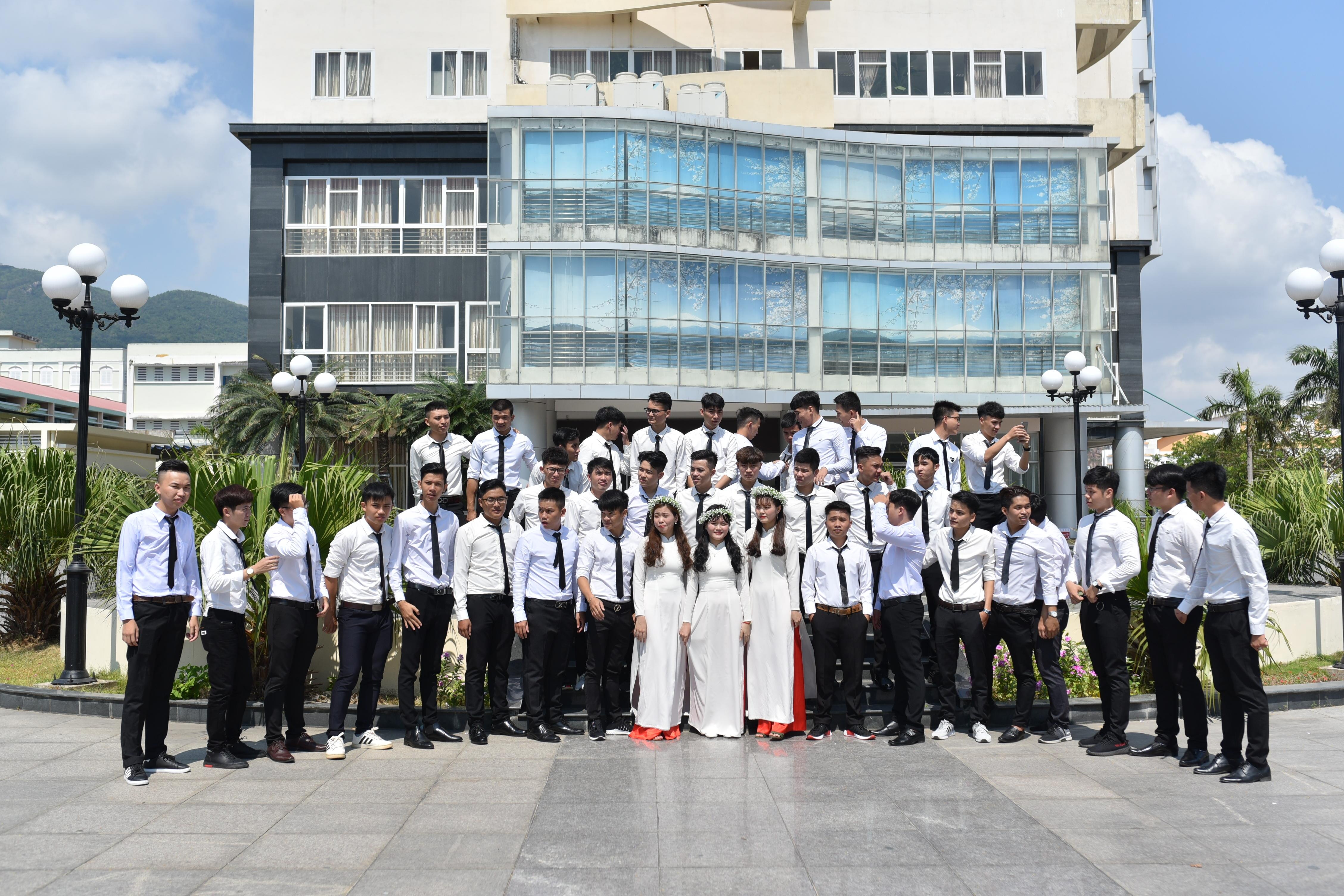 Su that phia sau bo ky yeu dam cuoi tap the anh 4