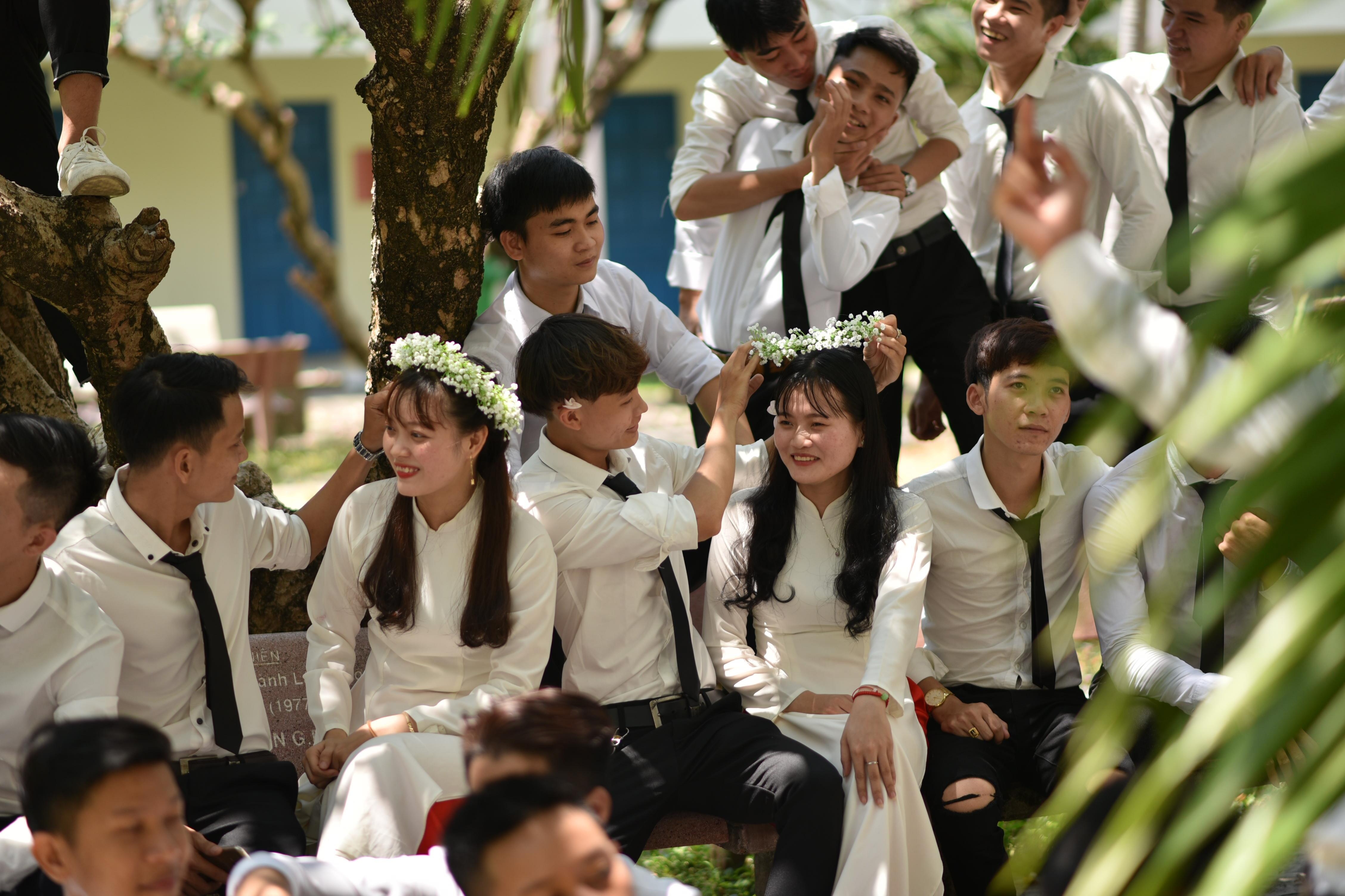 Su that phia sau bo ky yeu dam cuoi tap the anh 5