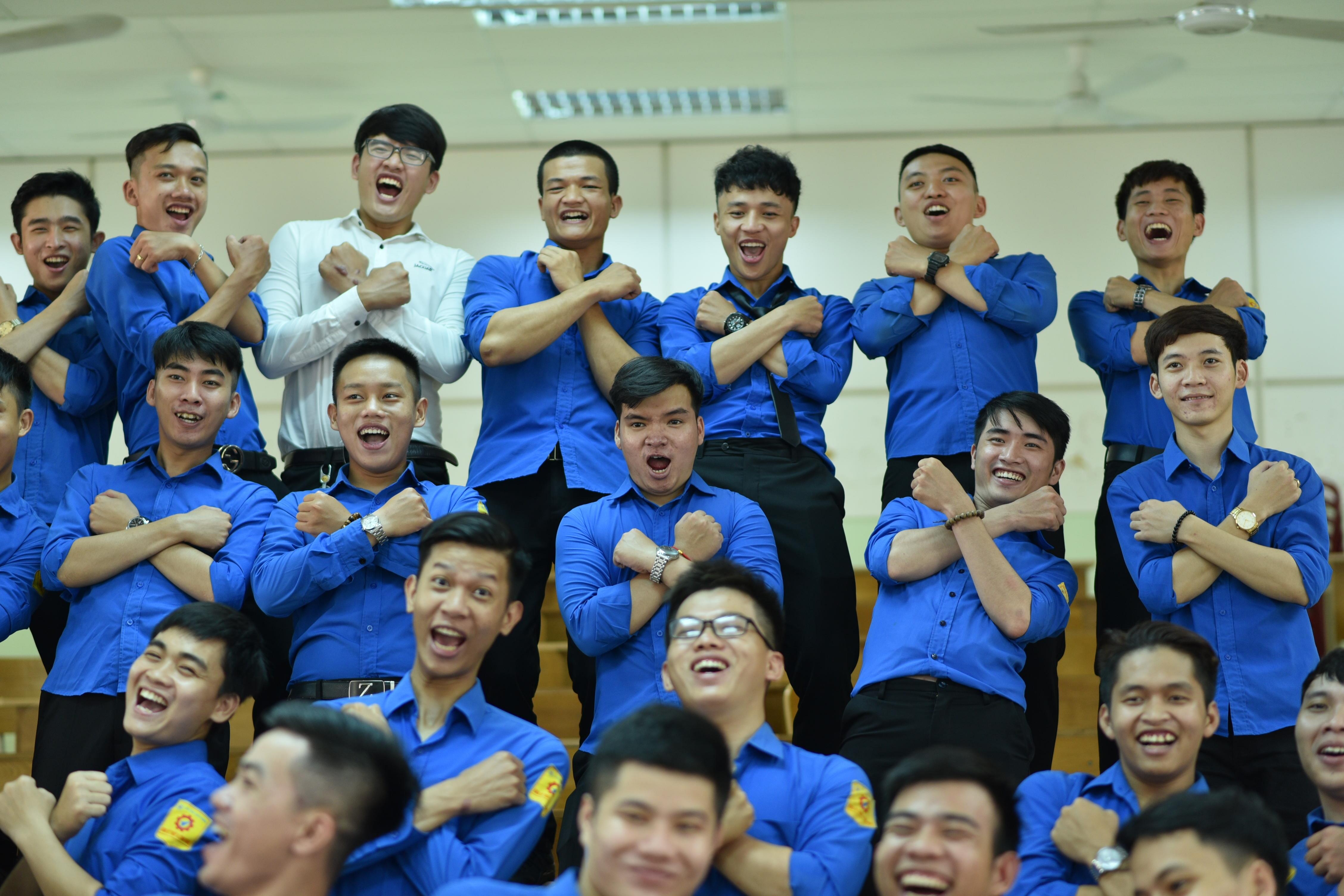 Su that phia sau bo ky yeu dam cuoi tap the anh 6