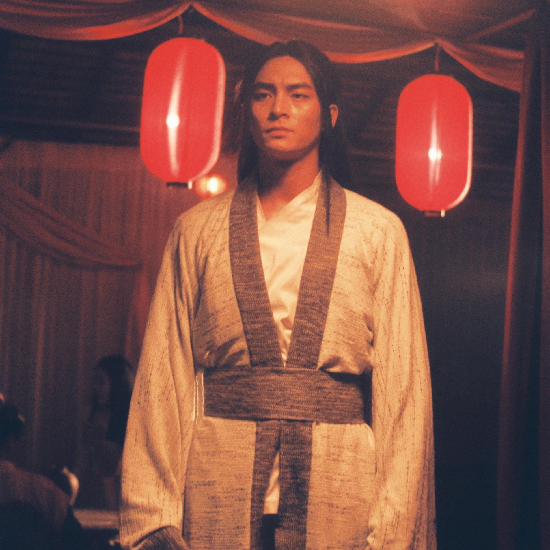 Nhan sac vua va can ve trong MV cua Chi Pu anh 4