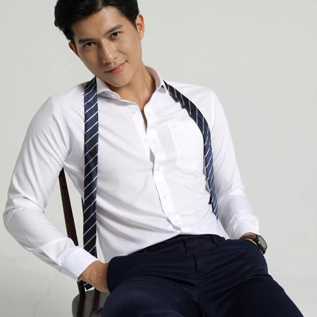 Chang thi ve ke chuyen che o cho nang Cam Chi Pu anh 2