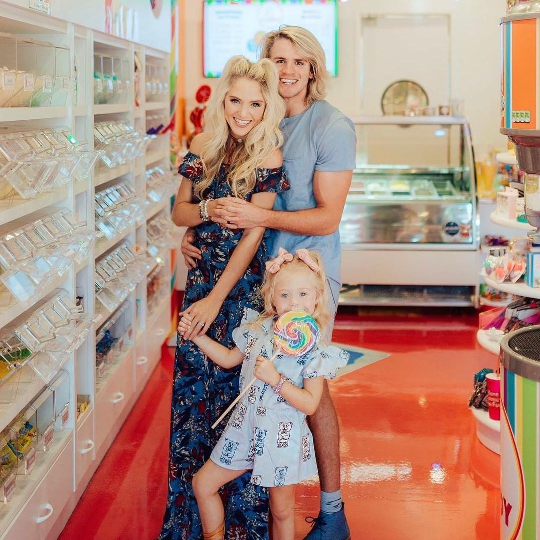 be gai 6 tuoi hut follows nho phong cach sanh dieu anh 8