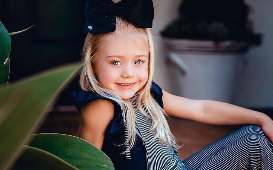 Fashionista nhi kiem nghin do nho phong cach thoi trang 'cuc chat' hinh anh