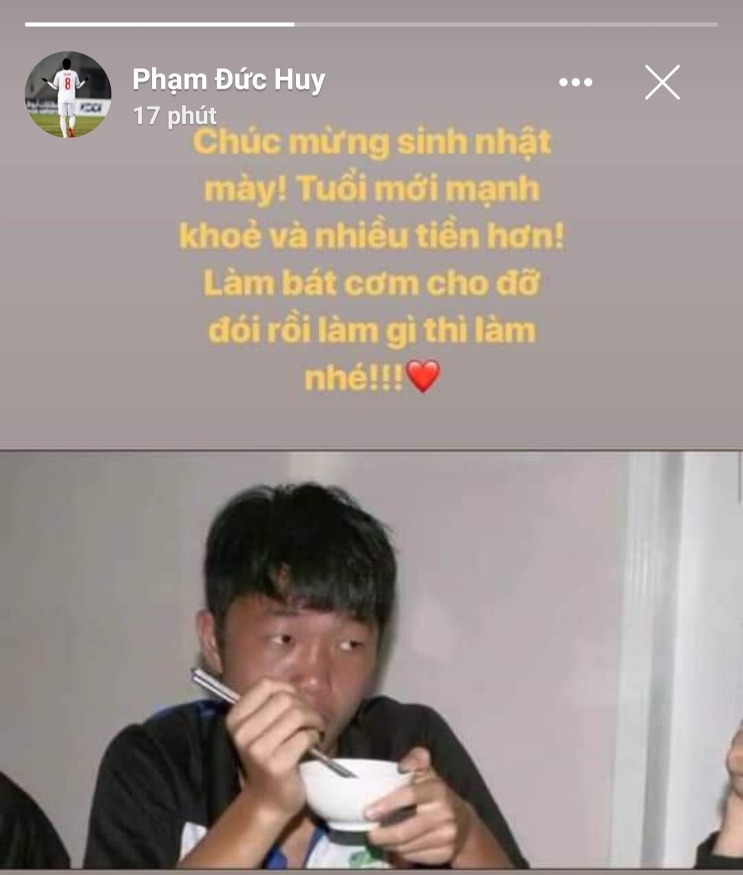 Dong doi chuc mung sinh nhat Luong Xuan Truong anh 1