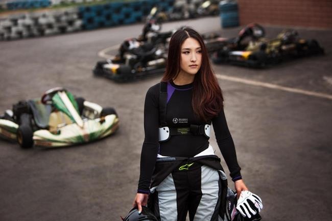 nhung hot girl nong bong cua lang dua xe anh 9