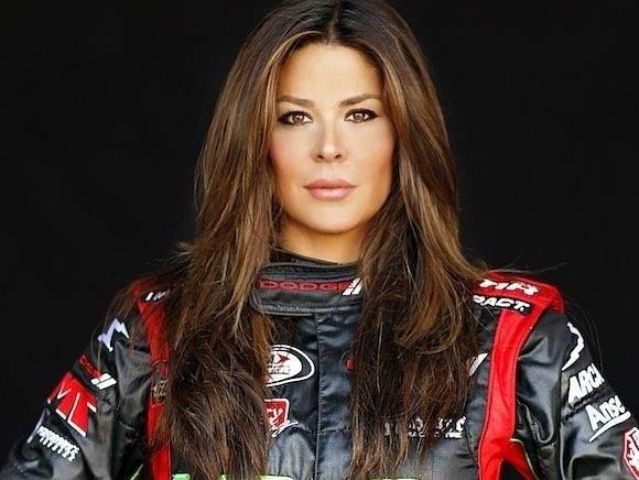 Ngam nhan sac hot girl lang dua xe Canada hinh anh