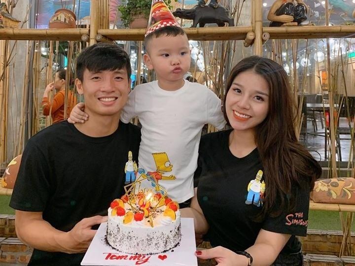 Tu Dung hat chuc mung sinh nhat em trai Khanh Linh hinh anh