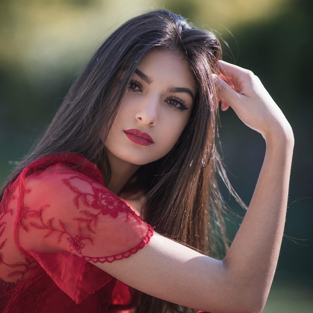 Hot girl co suc anh huong lon nhat o Y anh 11