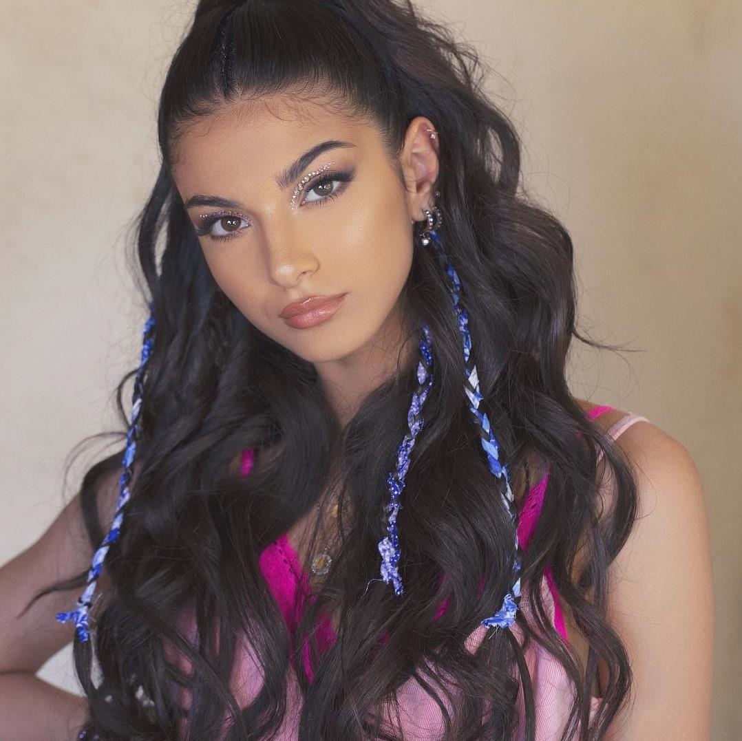 Hot girl co suc anh huong lon nhat o Y anh 6