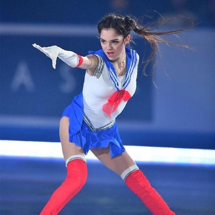 Nhung nu than truot bang noi tieng anh 12