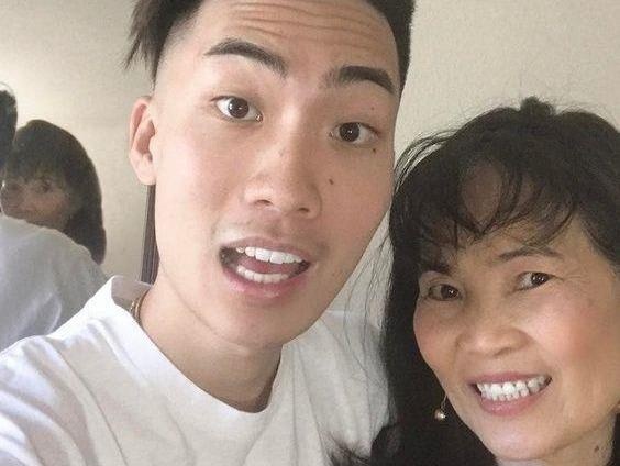 RiceGum bi me mang vi mua giay 1.500 USD hinh anh