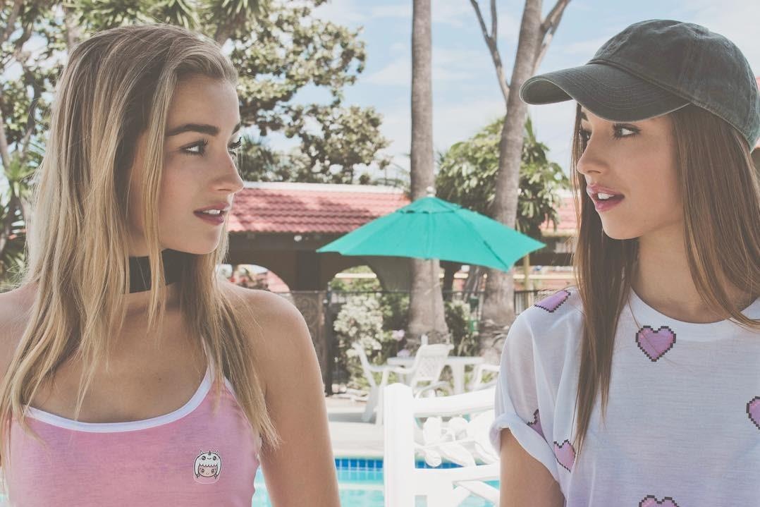 Chi em sinh doi co than hinh nong bong anh 3