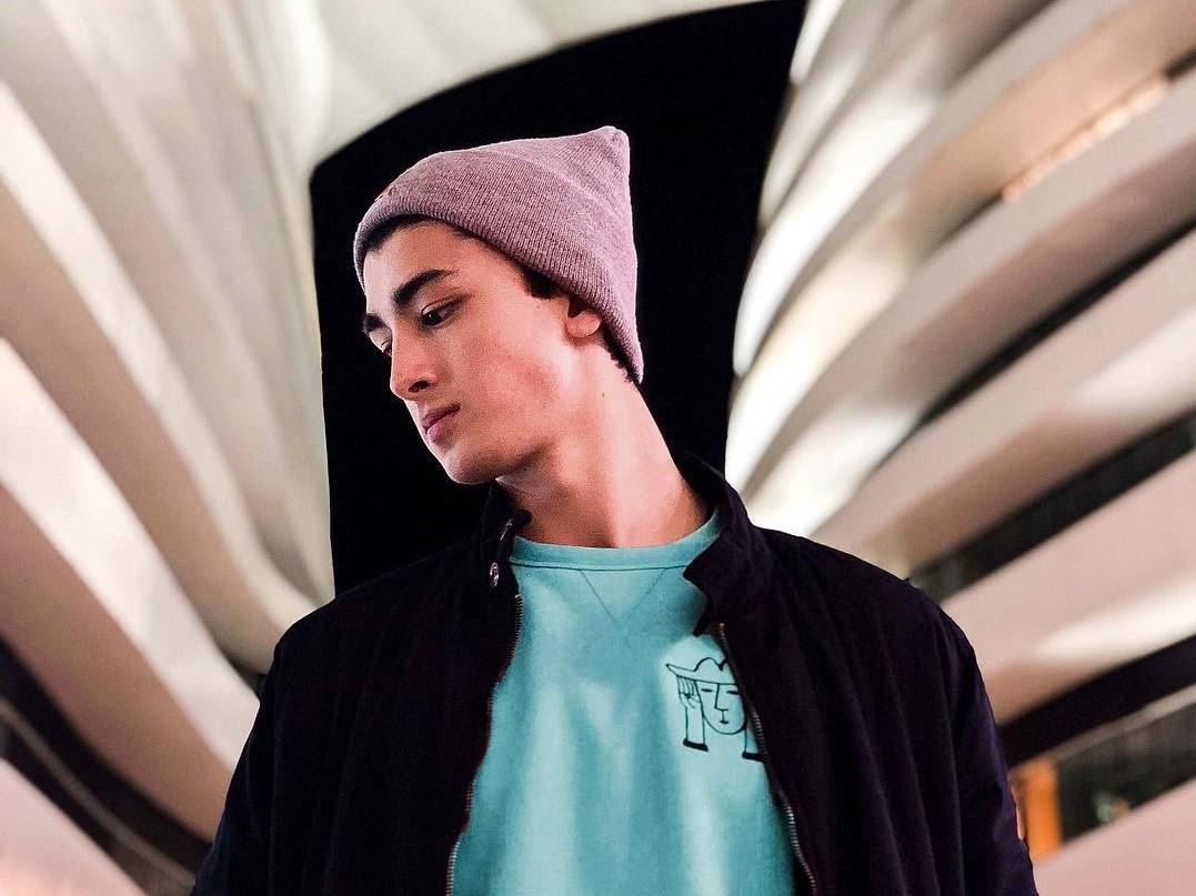 Hot boy lai Trung va Phap anh 1