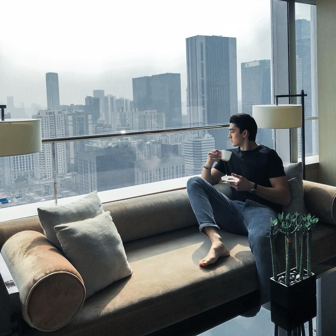 Hot boy lai Trung va Phap anh 10