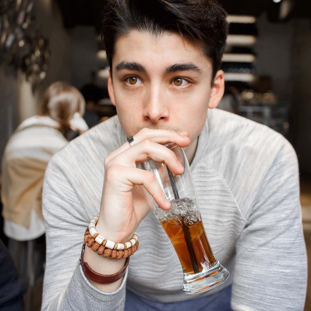 Hot boy lai Trung va Phap anh 2