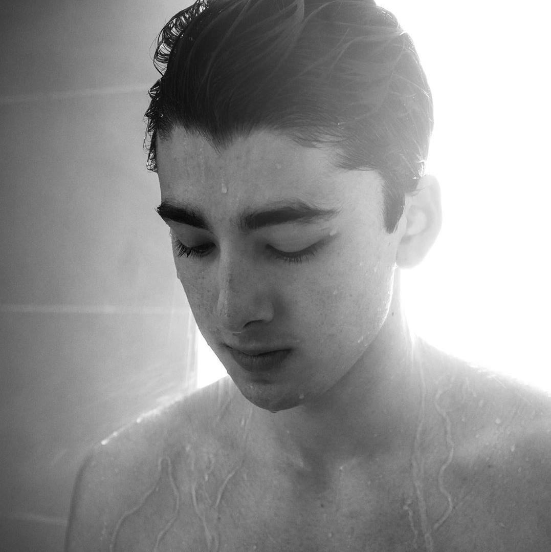 Hot boy lai Trung va Phap anh 11