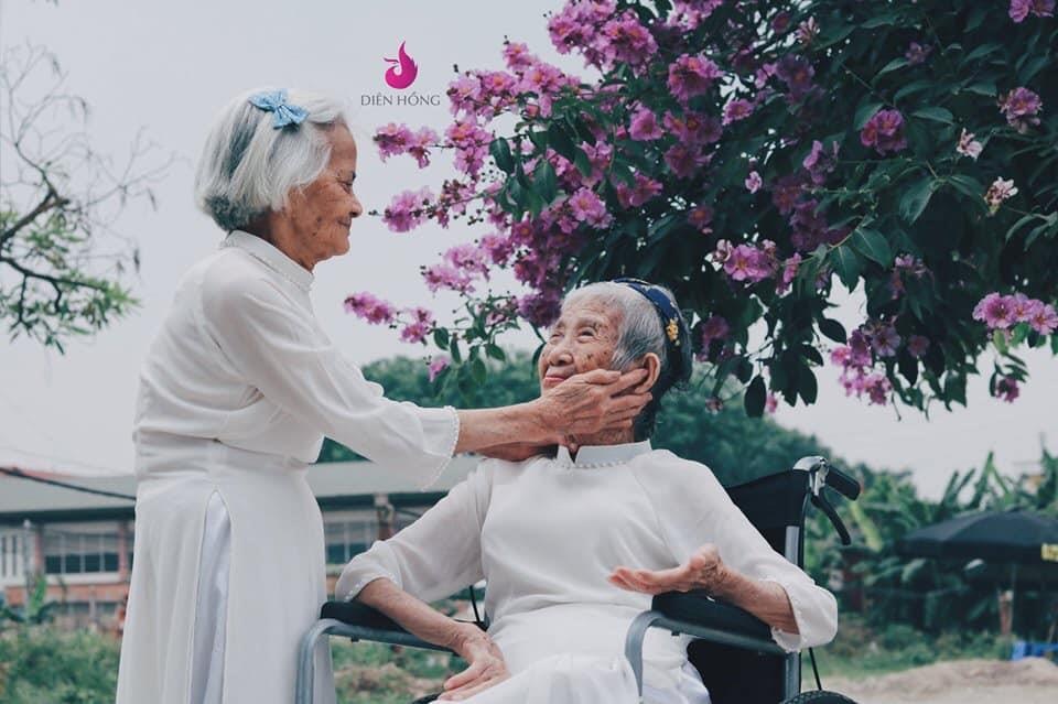 Bo anh voi ao dai cua cu ba hon tram tuoi anh 5